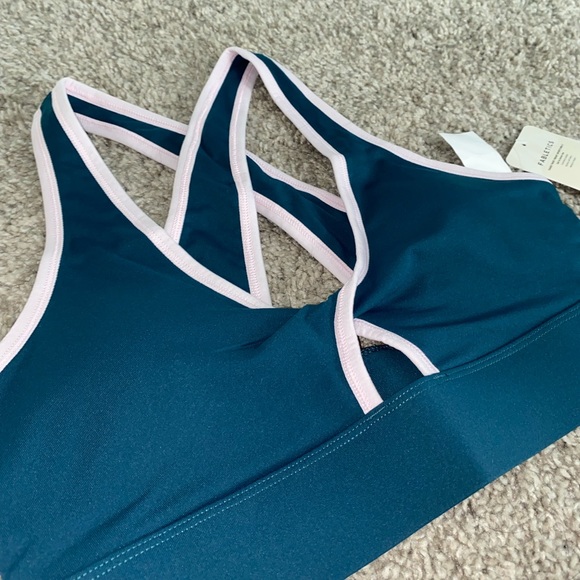 Fabletics oasis twist sports bra - Picture 2 of 4